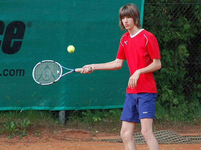 Jarní tenisový turnaj Funako, 12. června 2010.