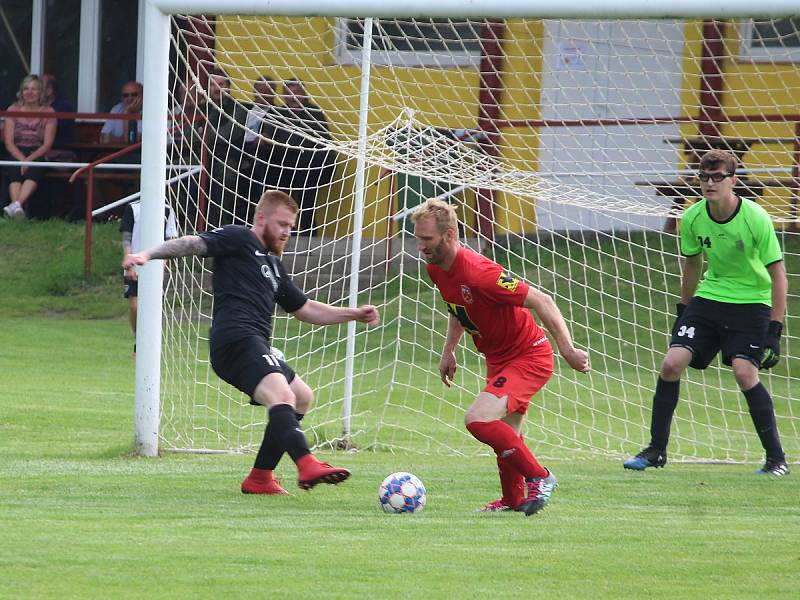 Letní liga Pivovaru Kutná Hora: TJ Sokol Červené Janovice - SK Malešov 7:3 (3:1).