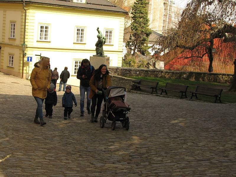 Nedělní velikonoční odpoledne v ulicích Kutné Hory.