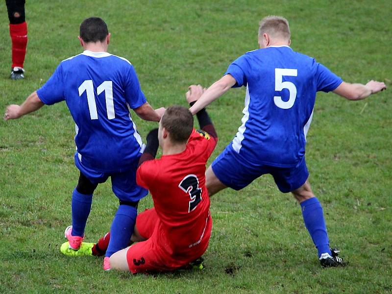 Fotbalová III. třída: TJ Zbýšov - TJ Sokol Červené Janovice 2:0 (0:0).