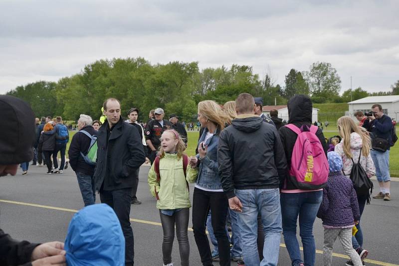 Den otevřených dveří přilákal na čáslavskou vojenskou základnu desetitisíce návštěvníků