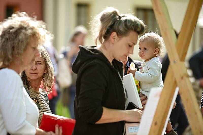 Park pod Vlašským dvorem se dočkal slavnostního otevření.