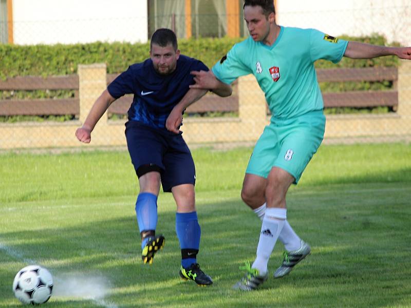 Fotbalová III. třída: TJ Sokol Červené Janovice - FK Záboří nad Labem 1:2 (0:0).