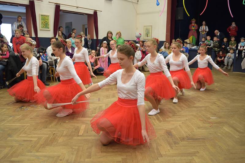 Program okořenily soutěže i vystoupení mažoretek.