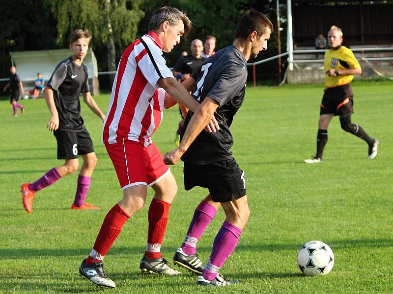 První kolo Poháru Okresního fotbalového svazu Kutná Hora: Červené Janovice - Uhlířské Janovice 4:2 (3:0).