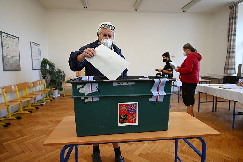 Parlamentní volby na Střední průmyslové škole v Kutné Hoře.