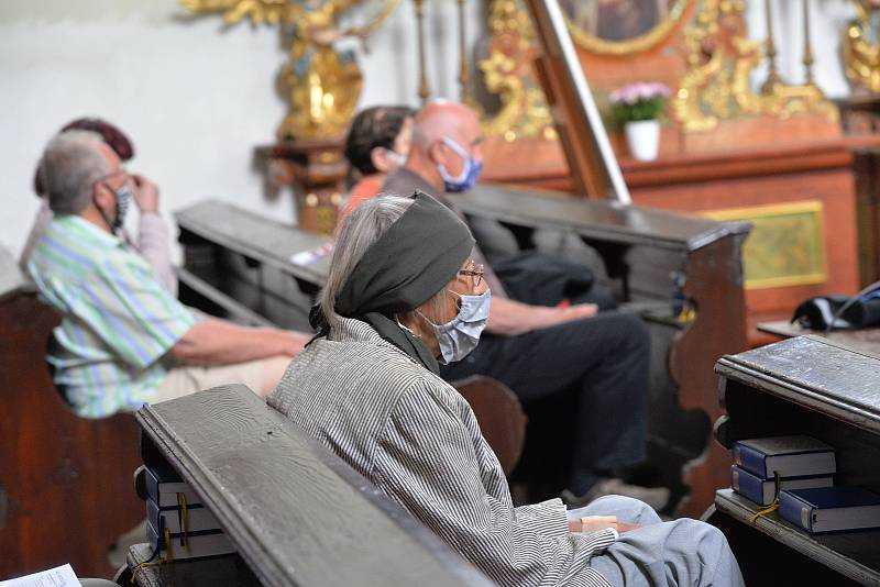 Noc kostelů v Uhlířských Janovicích se nesla ve znamení hudby