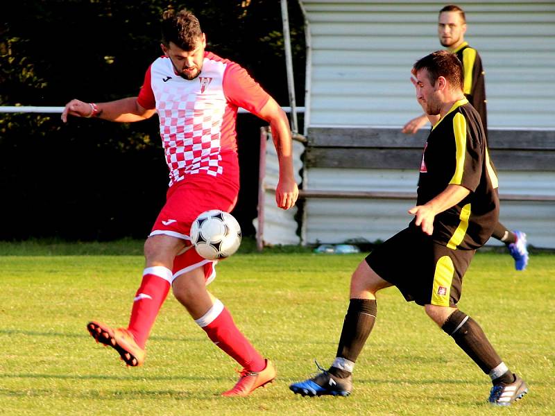 Fotbalová III. třída: TJ Sokol Červené Janovice - TJ Viktoria Sedlec B 3:1 (2:1).