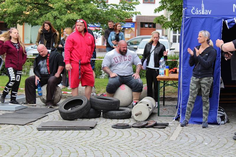 Silní chlapi ukázali své možnosti na Strongmanovi 