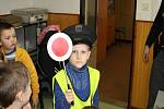 Děti z Mateřské školy Uhlířské Janovice, ze třídy Koťátka, navštívily policisty
