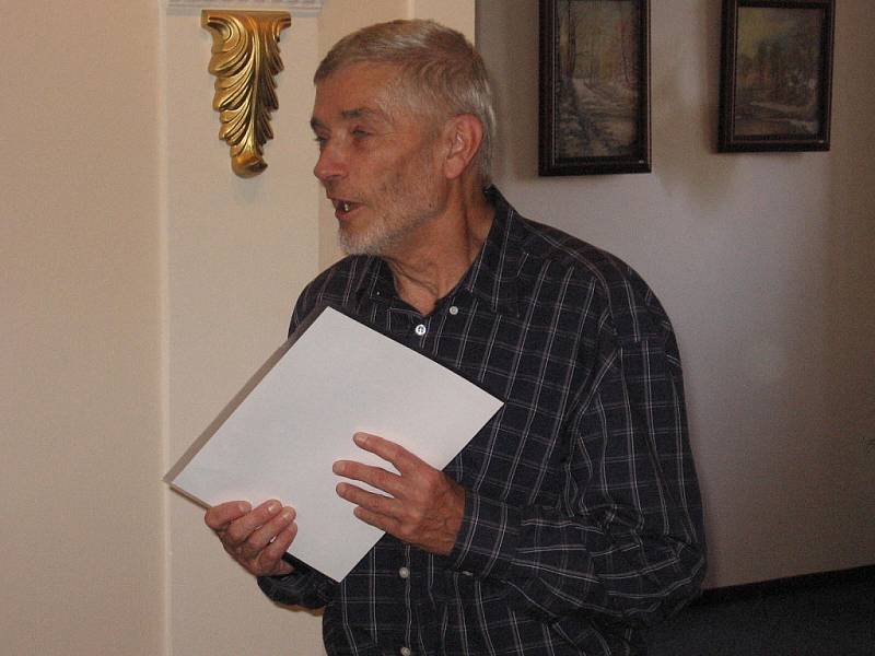 Z vyhlášení výsledků čáslavské literární soutěže amatérů v roce 2008, Bohumír Procházka - hlavní cena poroty v kategorii próza.