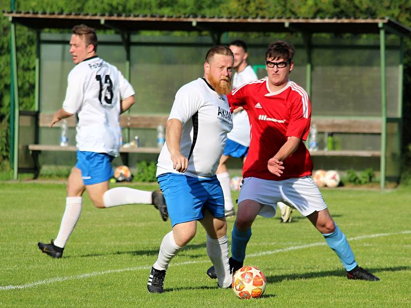 Fotbalová IV. třída, skupina B: SK Zbraslavice B - TJ Sokol Paběnice B 0:7 (0:2).