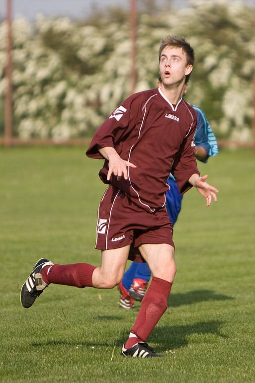 Z utkání okresního přeboru Křesetice - Zbýšov 2:2, sobota 9. května 2009