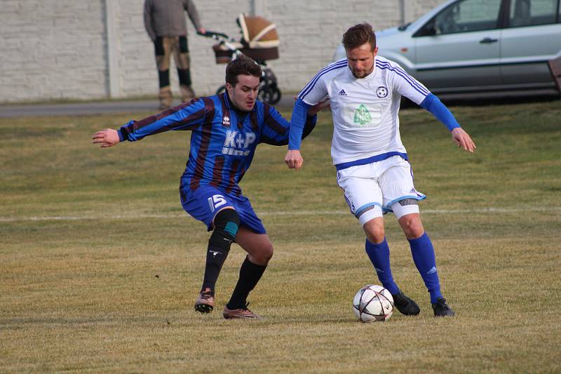 Tupadly prohrály na přírodním hřišti v Hlízově s domácím týmem 0:5.