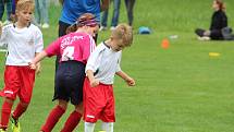 Z fotbalového turnaje mladších přípravek v Tupadlech: FK Čáslav dívky - TJ Star Tupadly 9:1.