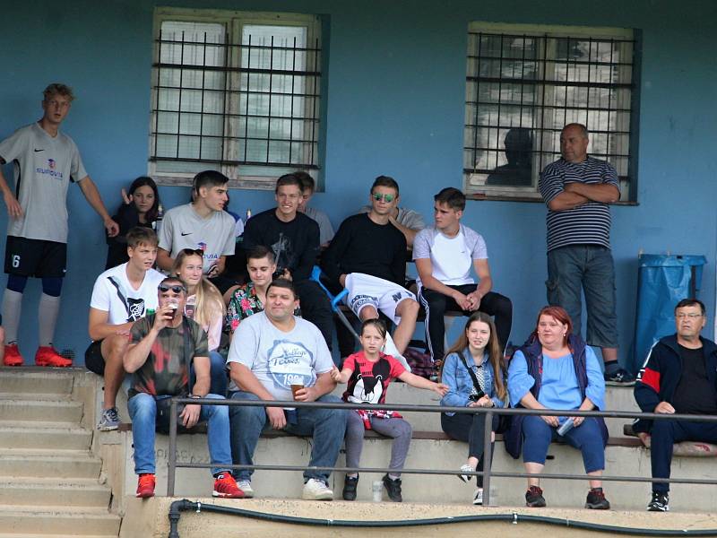 Fotbalová III. třída: FK Záboří nad Labem - TJ Sokol Červené Janovice 4:2 (2:1).