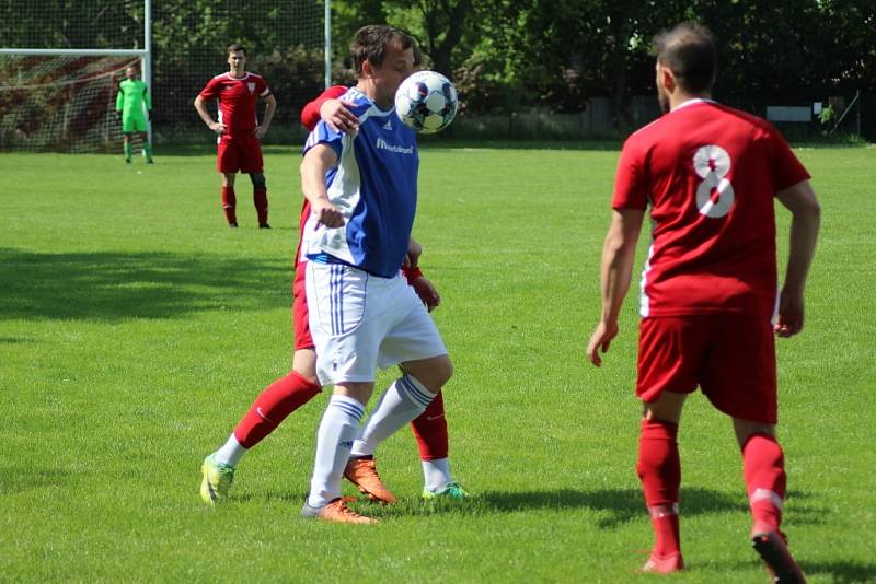 Z fotbalového utkání okresního přeboru Sedlec - Zbraslavice