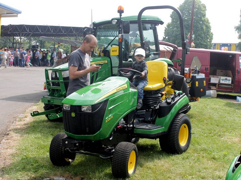 Pradědečkův traktor 2016 v Čáslavi