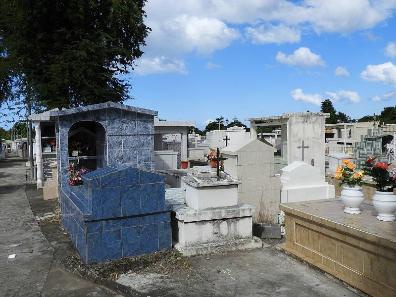 Nejfotografovanější hřbitov světa je v karibském Guadeloupe.