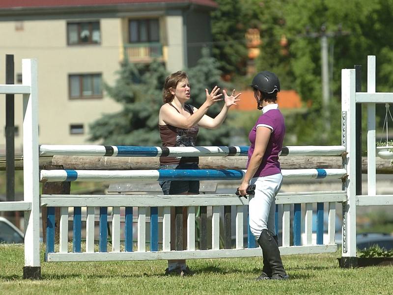 Parkurové závody v Přítokách. 7.6.2014