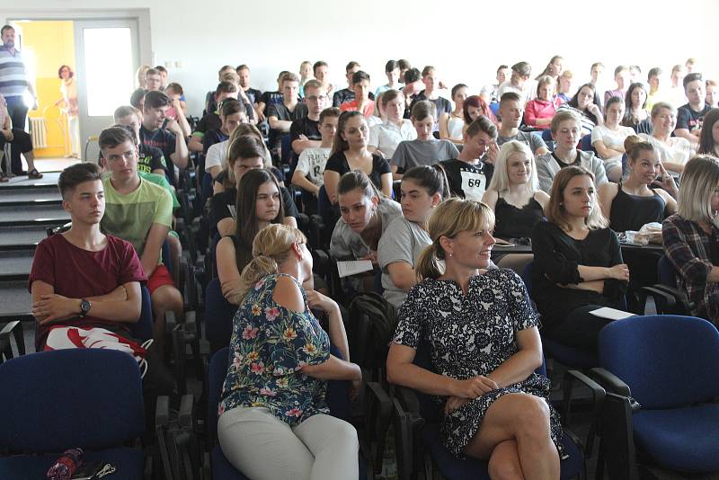 Díky projektu poznali studenti lépe město Čáslav i jeho široké okolí.