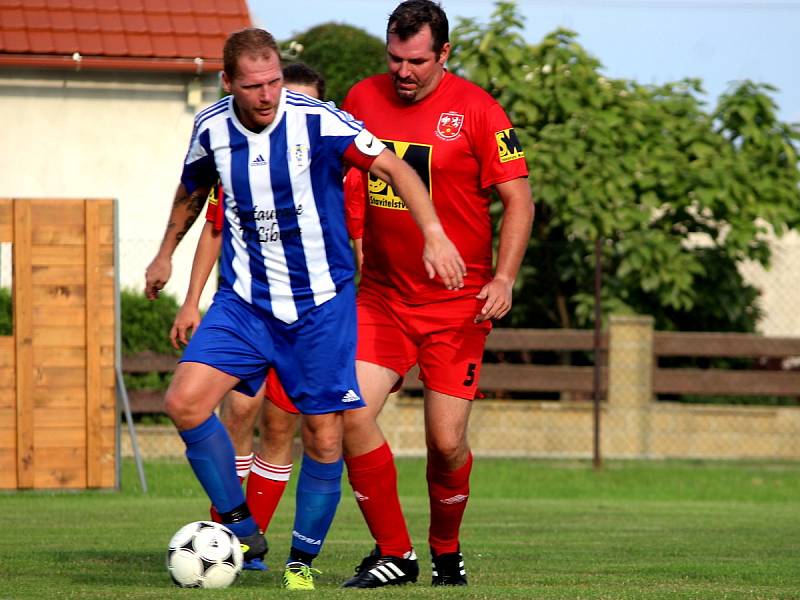 Fotbalová III. třída: TJ Sokol Červené Janovice - FK Kavalier Sázava B 3:4 (2:2).