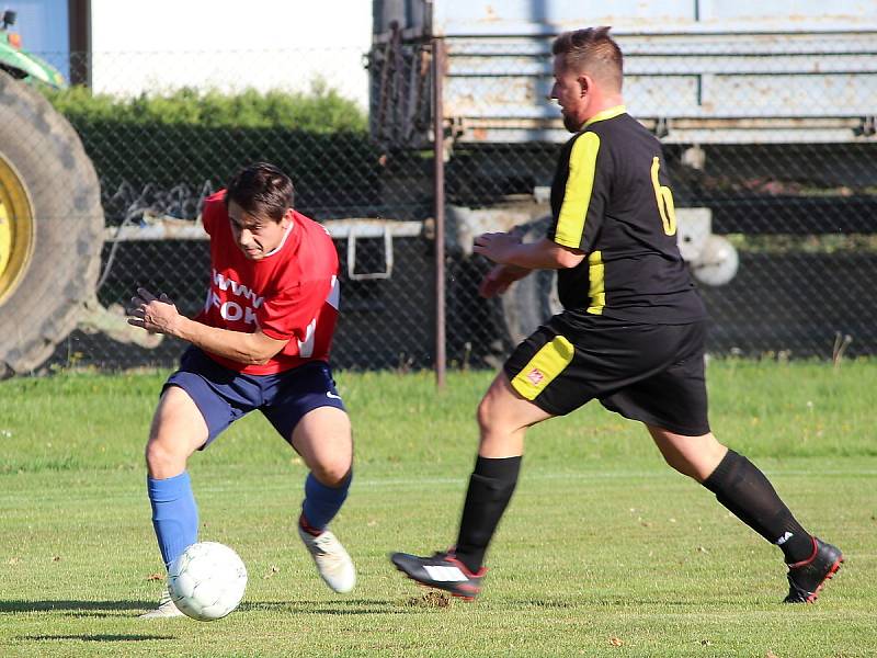 Fotbalová III. třída: TJ Sokol Červené Janovice - FK Záboří nad Labem 2:4 (1:1).