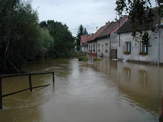 Povodeň ve Vrdech 2002.