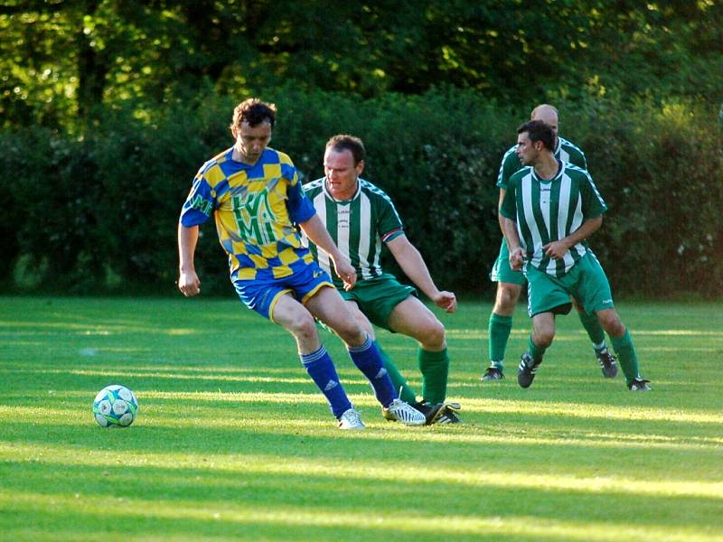 Kaňk vyhrála v Suchdole 3:0 a po roce se vrací do okresního přeboru, 11. června 2013.