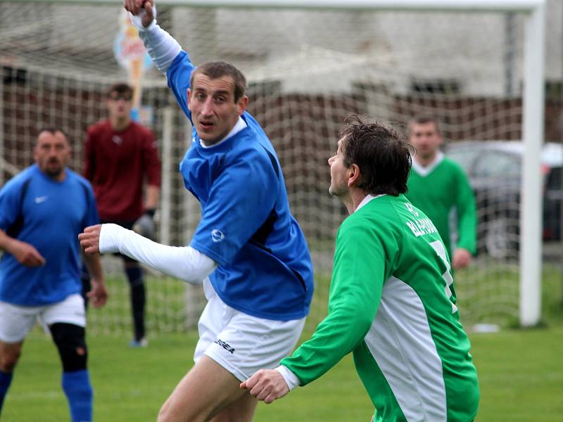 Fotbalová III. třída: TJ Sokol Červené Janovice - FC Bílé Podolí B 1:2 pk (0:0).