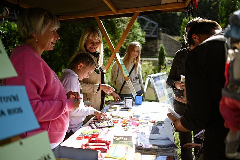 Park pod Vlašským dvorem se dočkal slavnostního otevření.