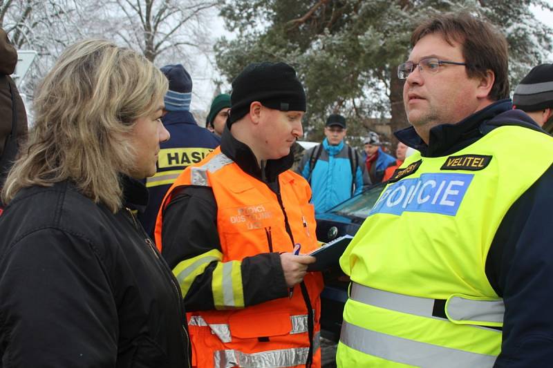 Po ztraceném seniorovi ve Schořově pátrá 170 lidí.