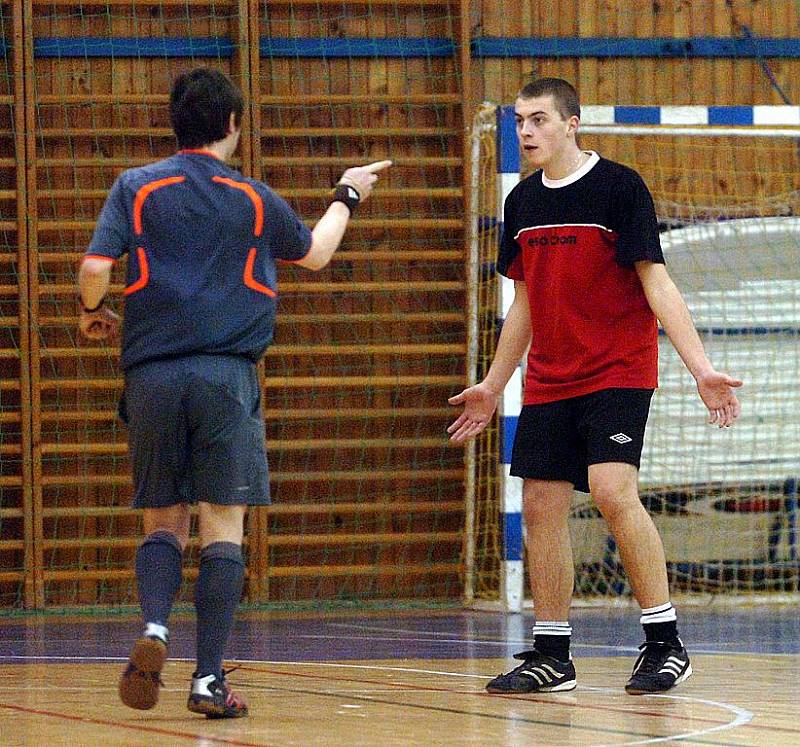 13. hrací den Club Deportivo futsalové ligy, 9.února 2012.