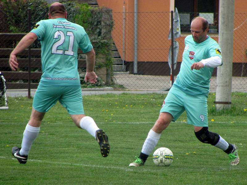 Fotbalová III. třída: TJ Sokol Červené Janovice - AFK Kácov 0:8 (0:3).