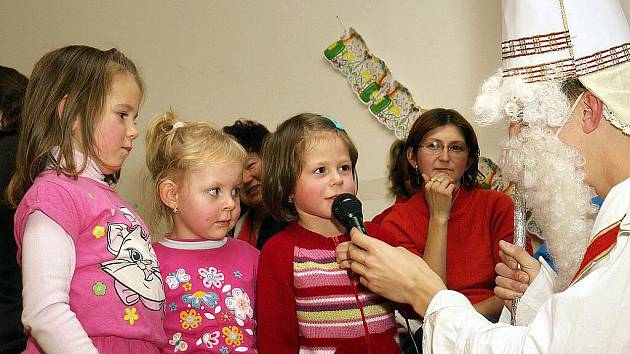 Mikulášská nadílka je již tradiční akcí, kterou Sbor dobrovolných hasičů  Ledečko pořádá.