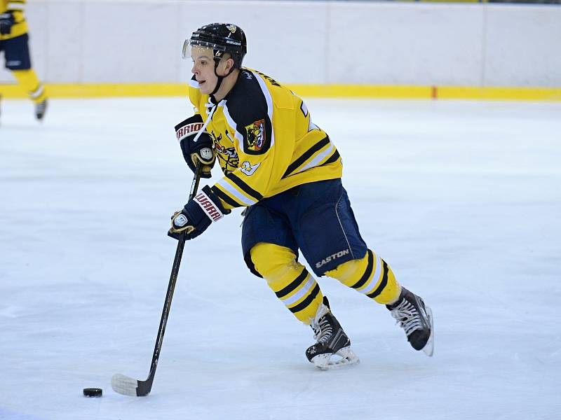 16. kolo krajské hokejové ligy: Sršni Kutná Hora - HC Poděbrady 4:5.