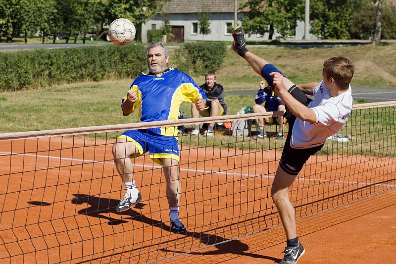 Z nohejbalového utkání Církvice B - Zruč n. S., sobota 13. září 2008