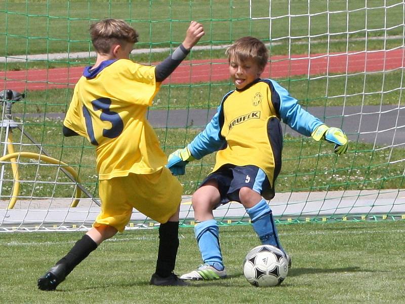 Z finálového turnaje soutěže meziokresních výběrů kategorie U11 v Horních Počaplech na Mělnicku.