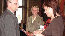 Zlatou medaili profesora Jana Janského za čtyřicet bezpříspěvkových odběrů krve převzal ve Vlašském dvoře také Martin Jursík z Kutné Hory.