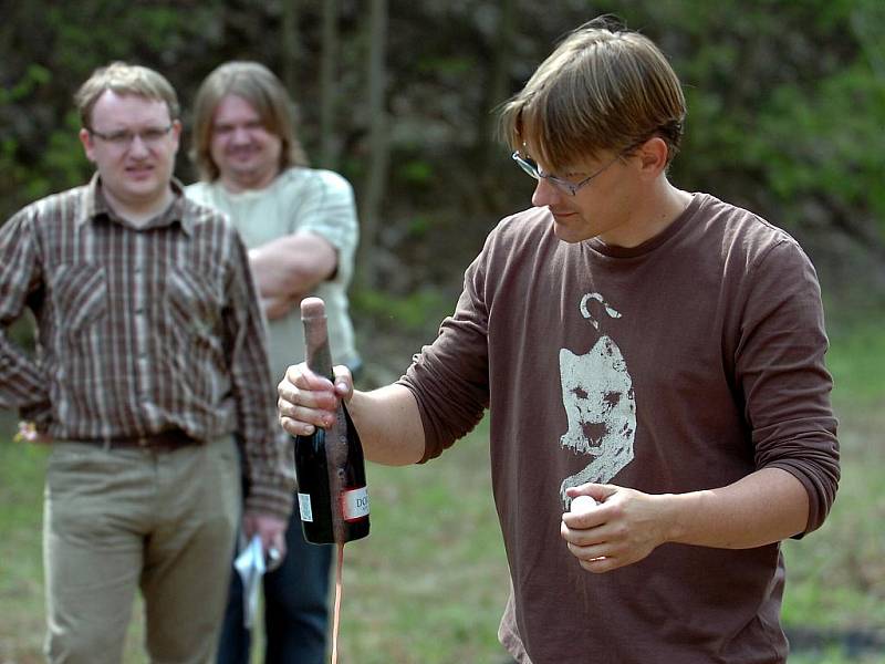 Otevření nového zvířecího hřbitova na Kaňku