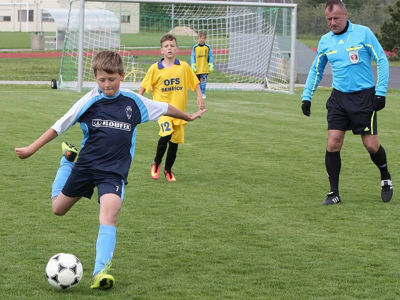 Z finálového turnaje soutěže meziokresních výběrů kategorie U11 v Horních Počaplech na Mělnicku.