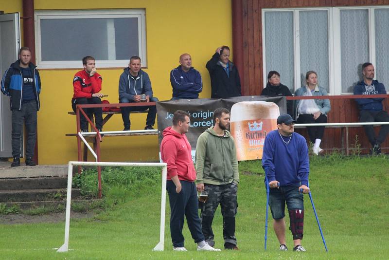 Letní liga Pivovaru Kutná Hora: TJ Sokol Červené Janovice - SK Církvice 8:4 (5:1).