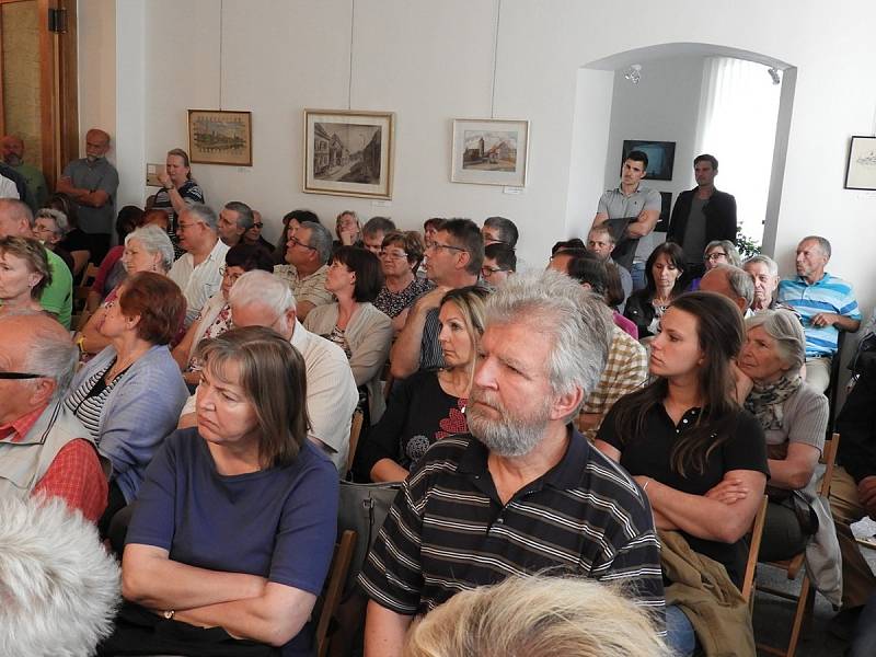 Z besedy s bývalým náčelníkem vojenské zpravodajské služby a bezpečnostním poradcem Andorem Šándorem v Čáslavi.