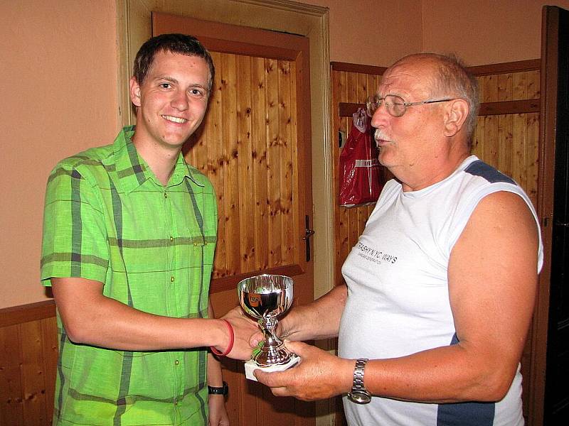 Vyhlášení jarní Fortuna ligy 2010 - 2. místo "sběrny" Vladimír Prchal (Tipsport - divadelní), 30. června 2010.