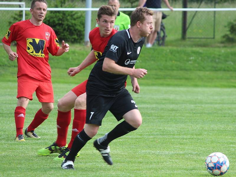 Letní liga Pivovaru Kutná Hora: TJ Sokol Červené Janovice - SK Malešov 7:3 (3:1).