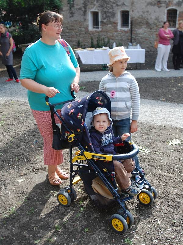 Skoro tři měsíce fyzické práce a přes 250 tisíc korun stála oprava poslední části parku.  