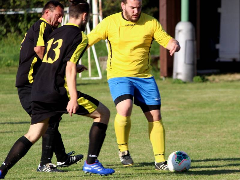 Fotbalová III. třída: TJ Sokol Vlkaneč - TJ Sokol Červené Janovice 9:0 (4:0).