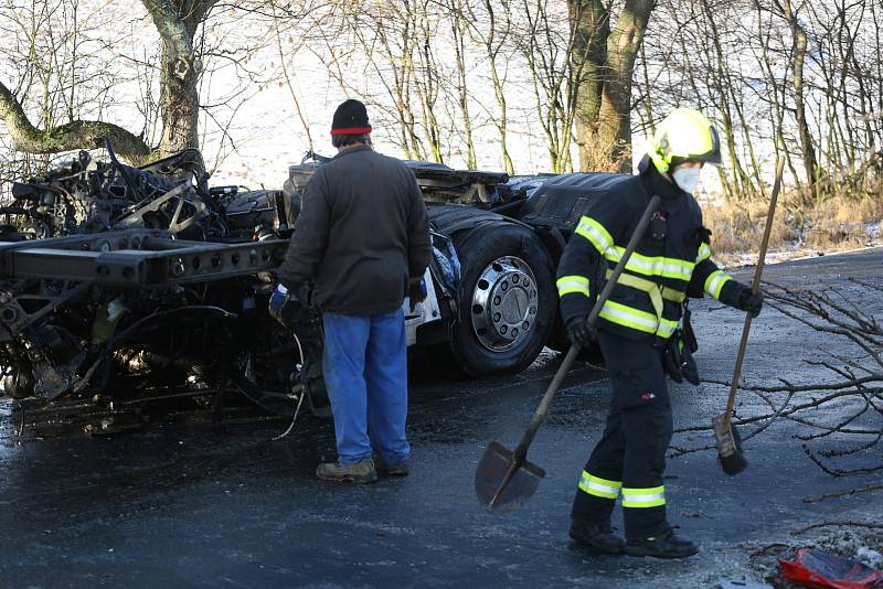 Místo smrtelné nehody u Malešova v sobotu 22. ledna 2022.