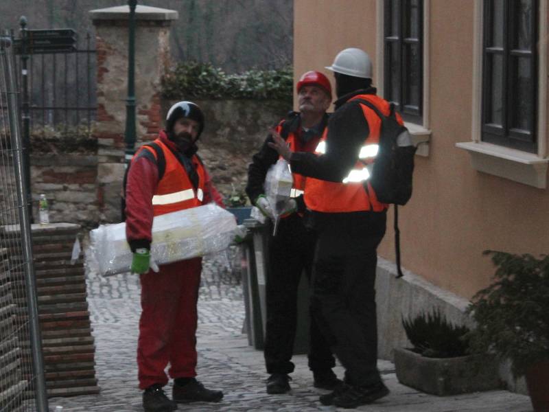 Osazení makovice a kříže svatého Jakuba