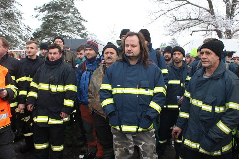 Po ztraceném seniorovi ve Schořově pátrá 170 lidí.